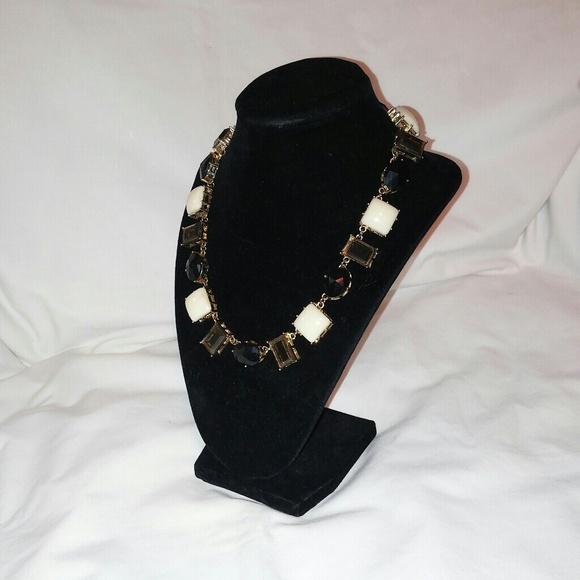 Gold tone necklace with large stones - Picture 3 of 4